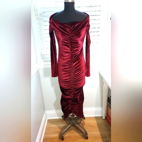 Miss Circle Maroon Velvet 3/4 Sleeve Full Length Evening Dress NWT - Picture 1 of 7